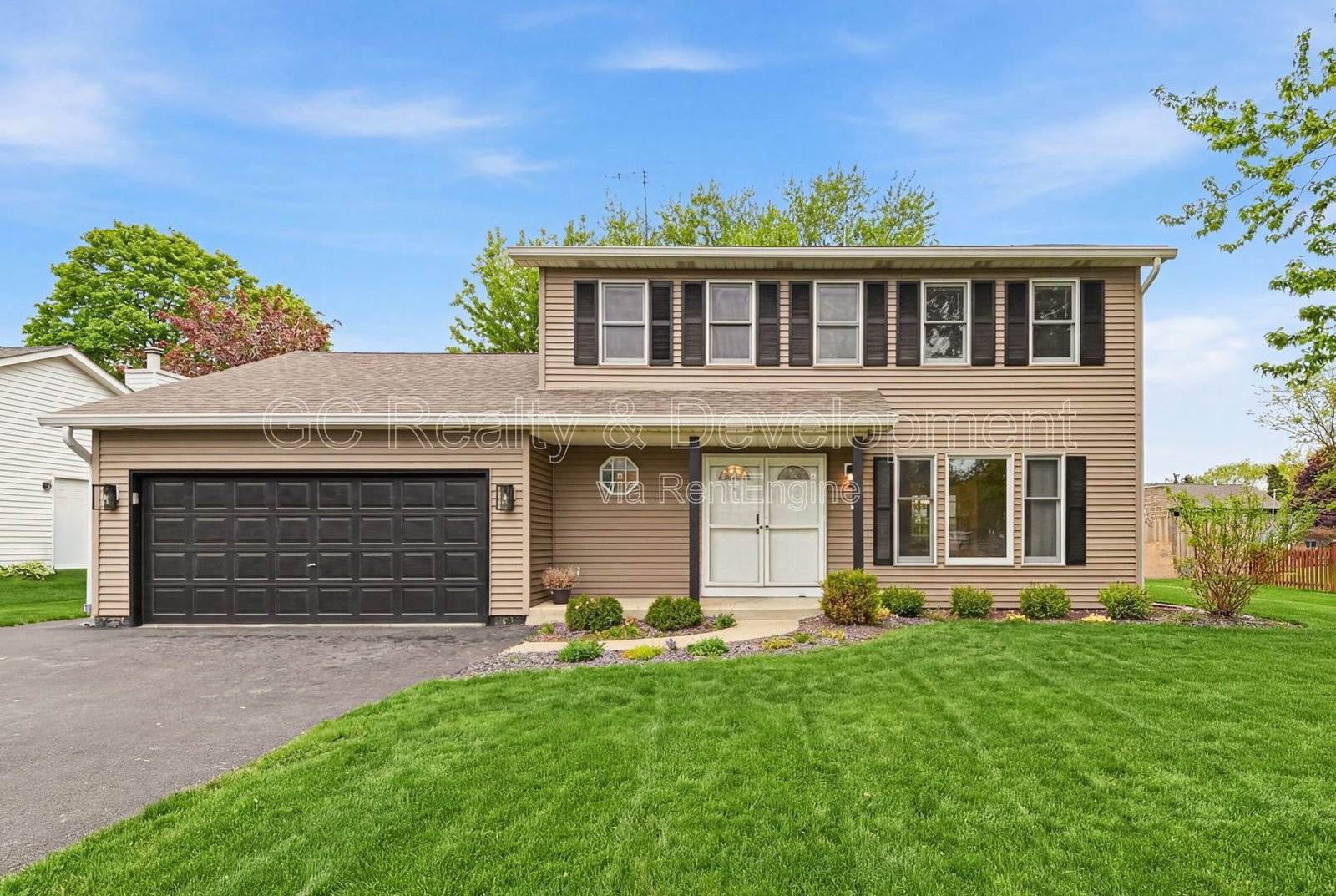 *** UPDATED THROUGHOUT /  3 BDRM - 2.5 BTH / FINISHED BSMT / FENCED YARD / ATTACHED GARAGE *** property image