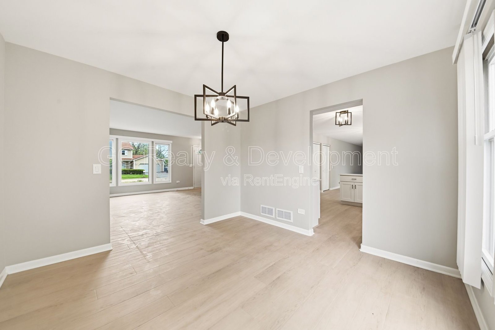 *** UPDATED THROUGHOUT /  3 BDRM - 2.5 BTH / FINISHED BSMT / FENCED YARD / ATTACHED GARAGE *** property image