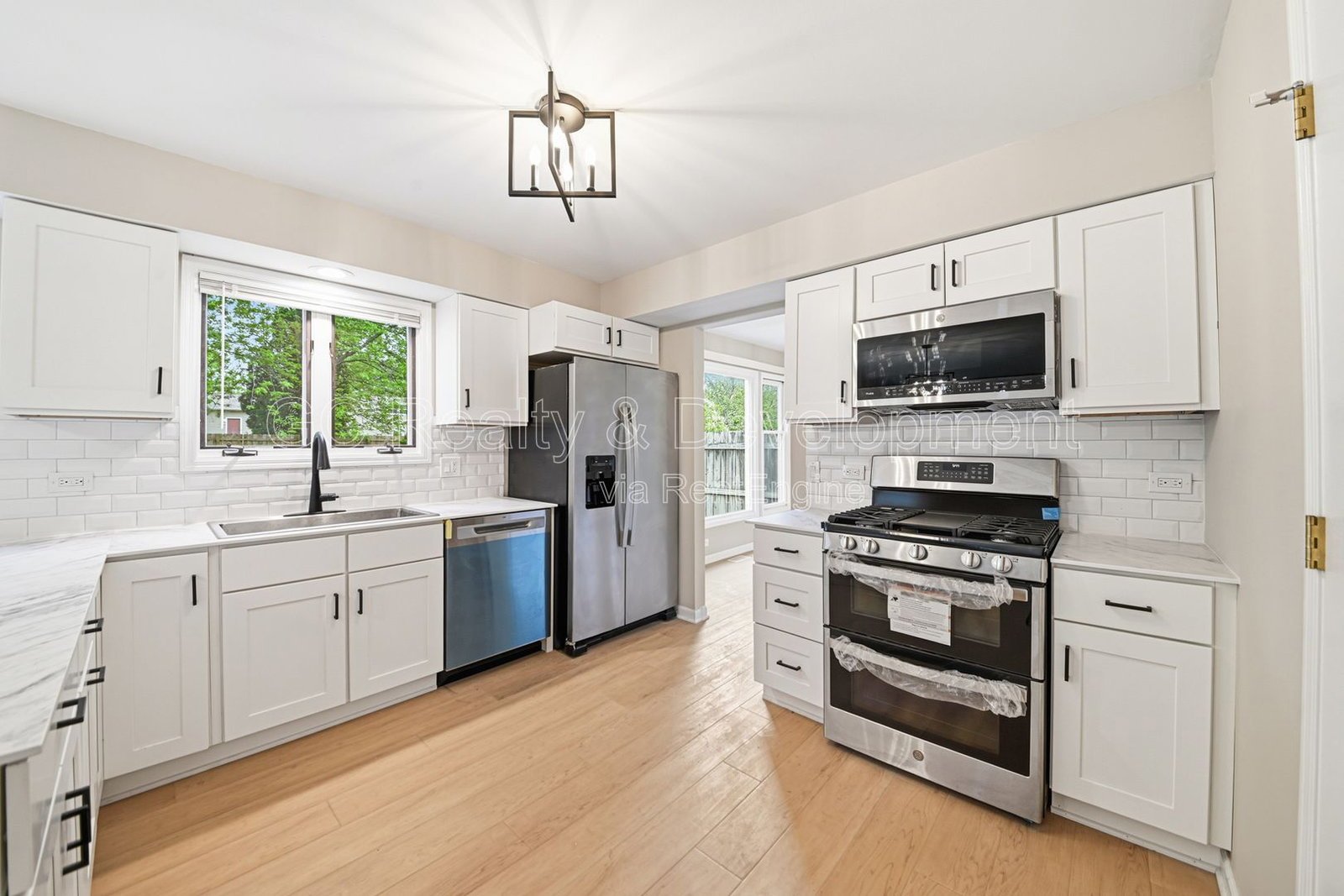 *** UPDATED THROUGHOUT /  3 BDRM - 2.5 BTH / FINISHED BSMT / FENCED YARD / ATTACHED GARAGE *** property image