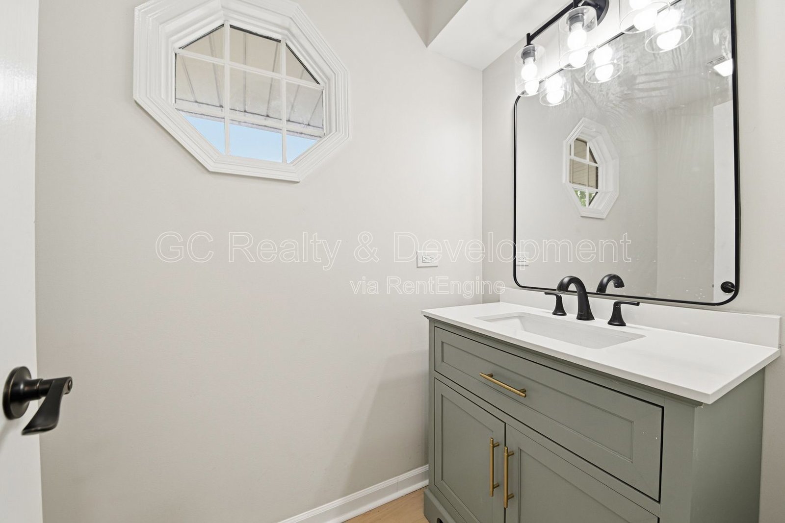 *** UPDATED THROUGHOUT /  3 BDRM - 2.5 BTH / FINISHED BSMT / FENCED YARD / ATTACHED GARAGE *** property image