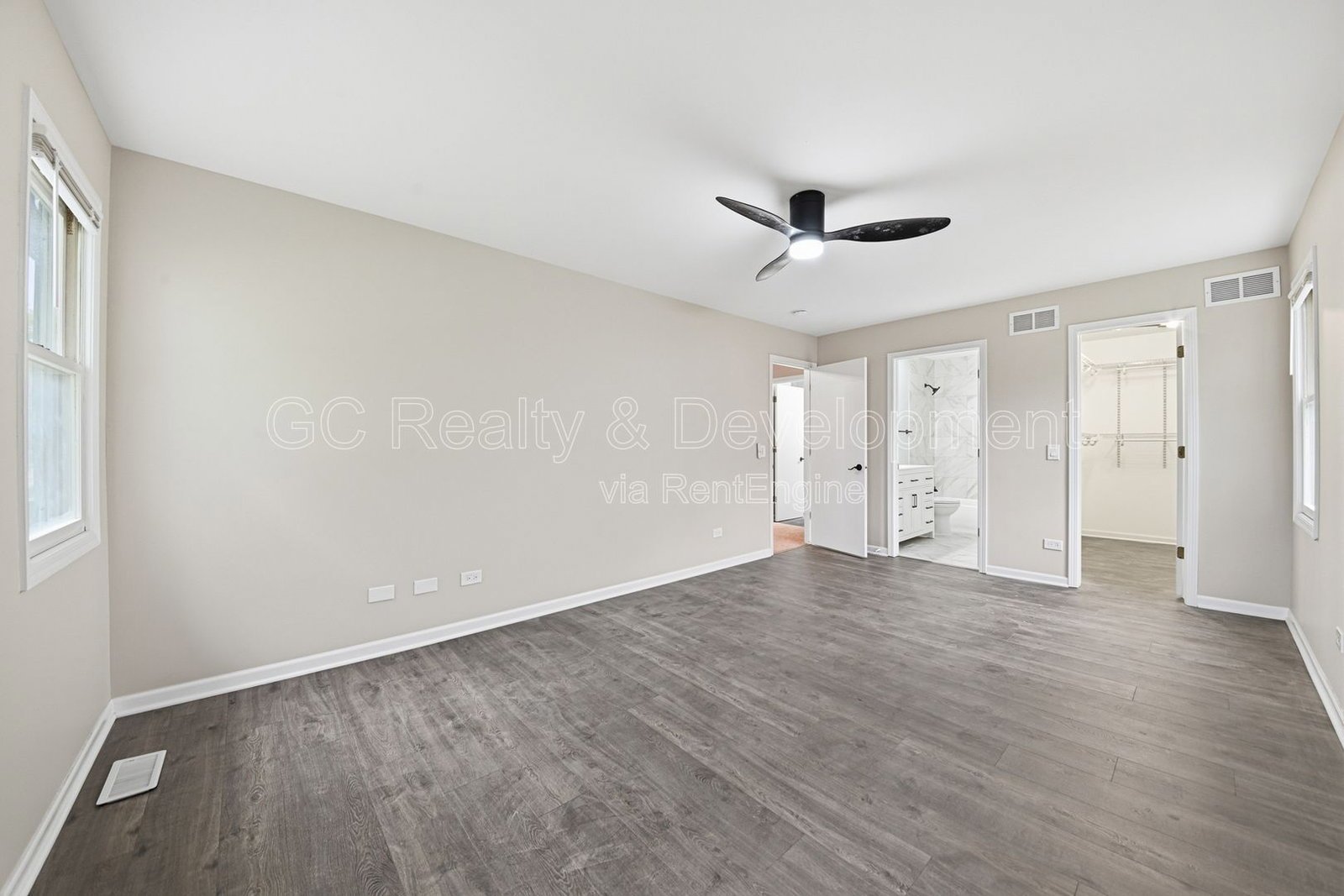 *** UPDATED THROUGHOUT /  3 BDRM - 2.5 BTH / FINISHED BSMT / FENCED YARD / ATTACHED GARAGE *** property image