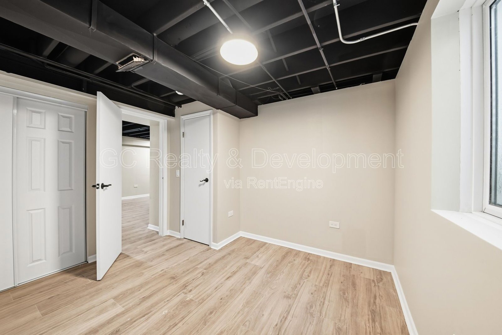 *** UPDATED THROUGHOUT /  3 BDRM - 2.5 BTH / FINISHED BSMT / FENCED YARD / ATTACHED GARAGE *** property image
