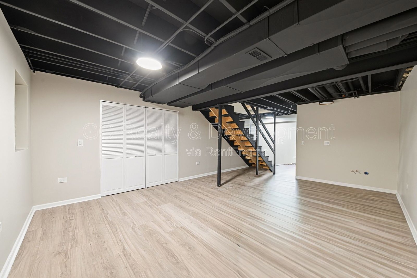 *** UPDATED THROUGHOUT /  3 BDRM - 2.5 BTH / FINISHED BSMT / FENCED YARD / ATTACHED GARAGE *** property image