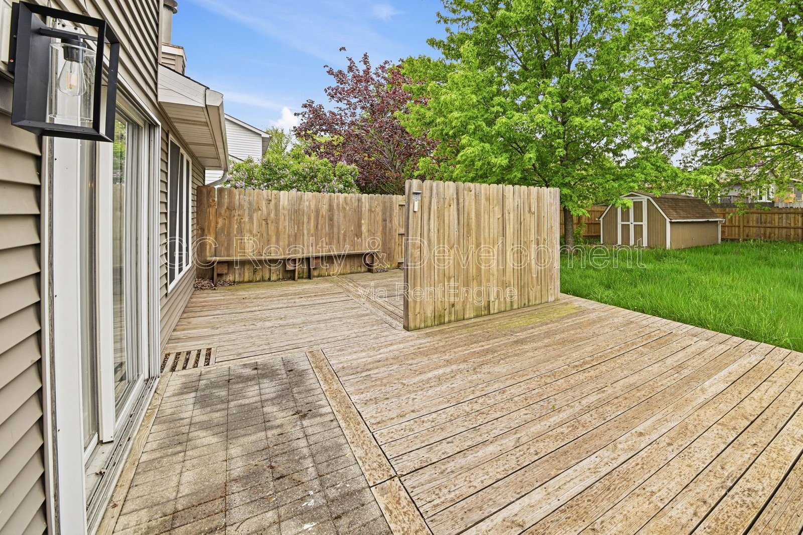 *** UPDATED THROUGHOUT /  3 BDRM - 2.5 BTH / FINISHED BSMT / FENCED YARD / ATTACHED GARAGE *** property image