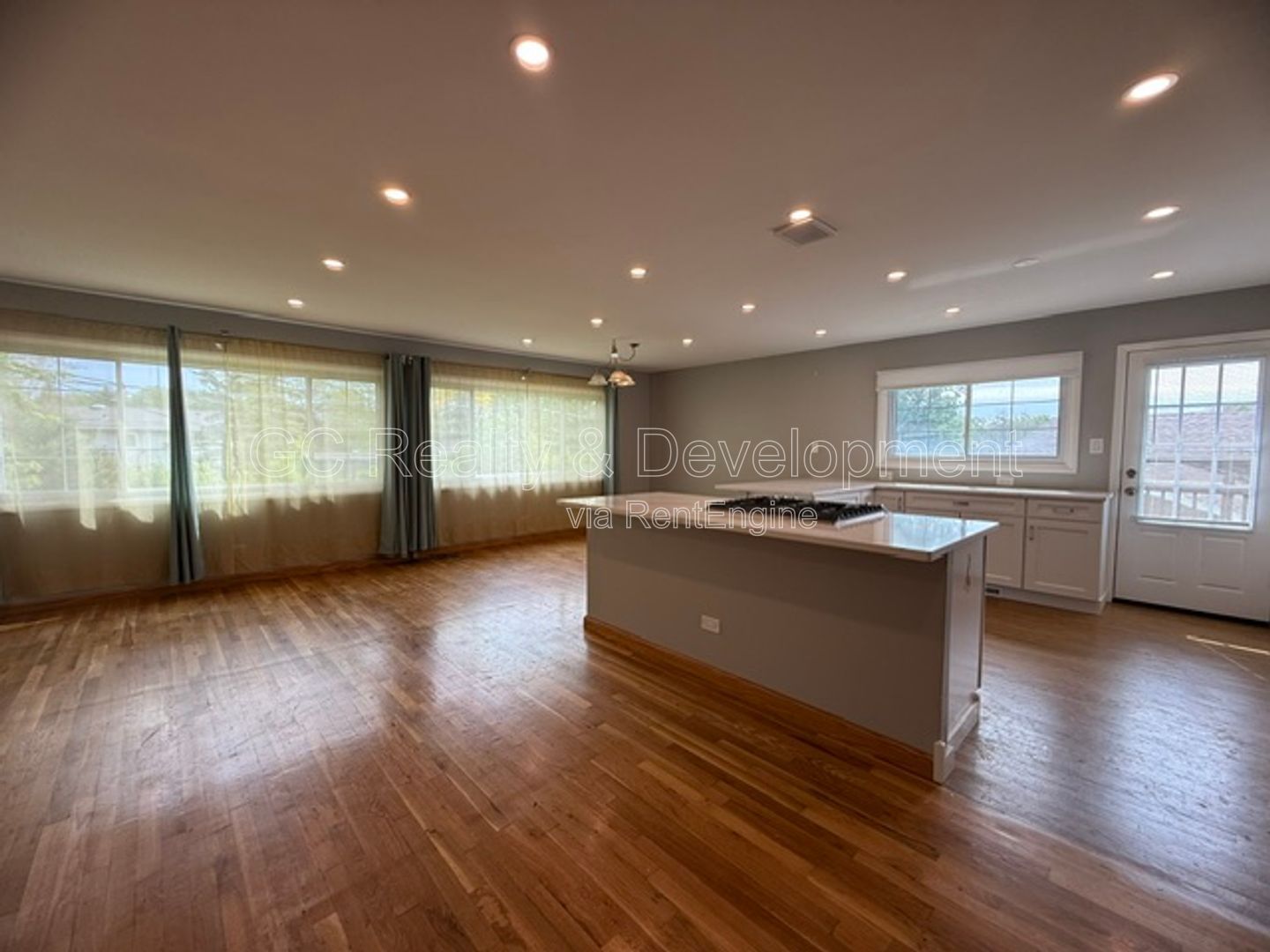 *** 4BR - 2BA / TRI-LEVEL / UPDATED THROUGHOUT / LARGE YARD W/ DECK / WALK OUT BSMT  *** property image
