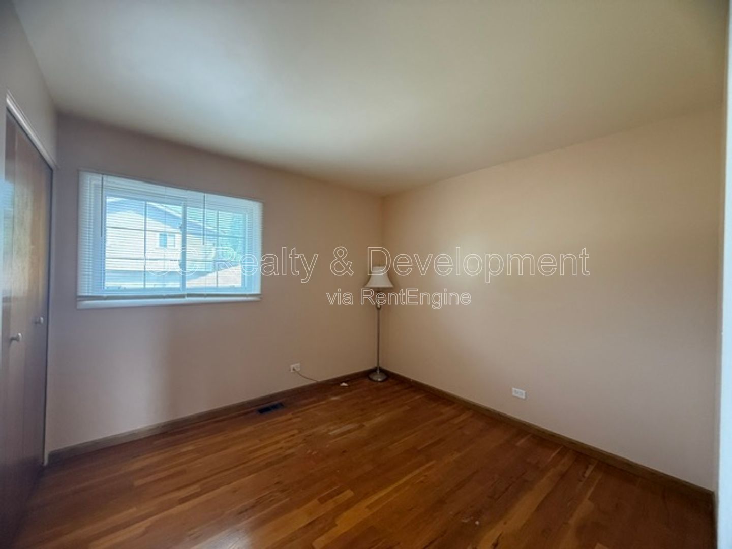 *** 4BR - 2BA / TRI-LEVEL / UPDATED THROUGHOUT / LARGE YARD W/ DECK / WALK OUT BSMT  *** property image