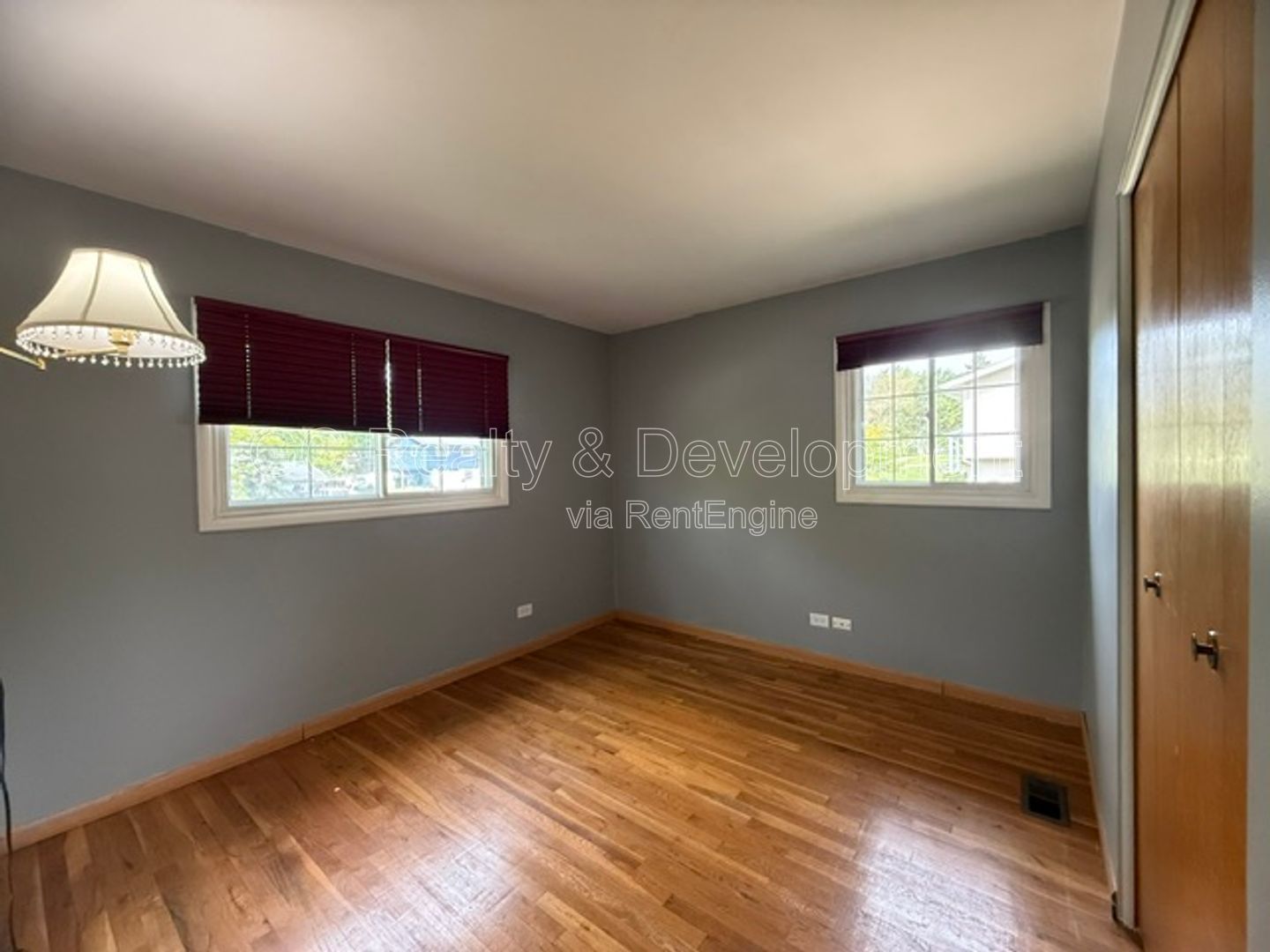 *** 4BR - 2BA / TRI-LEVEL / UPDATED THROUGHOUT / LARGE YARD W/ DECK / WALK OUT BSMT  *** property image