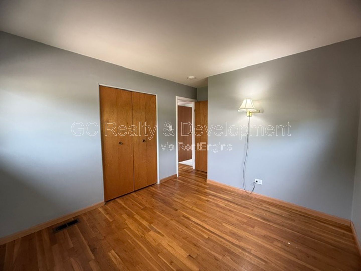 *** 4BR - 2BA / TRI-LEVEL / UPDATED THROUGHOUT / LARGE YARD W/ DECK / WALK OUT BSMT  *** property image