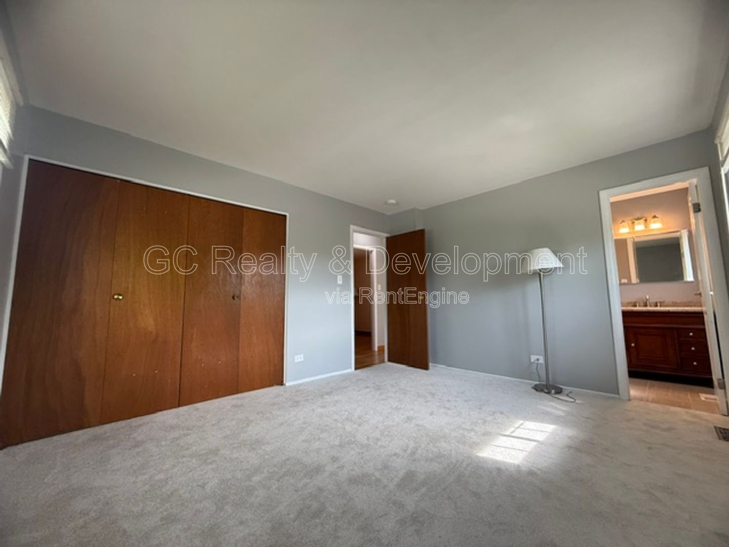 *** 4BR - 2BA / TRI-LEVEL / UPDATED THROUGHOUT / LARGE YARD W/ DECK / WALK OUT BSMT  *** property image