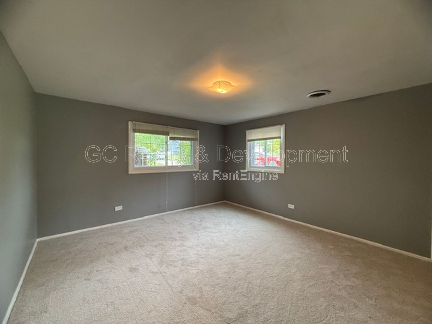 *** 4BR - 2BA / TRI-LEVEL / UPDATED THROUGHOUT / LARGE YARD W/ DECK / WALK OUT BSMT  *** property image