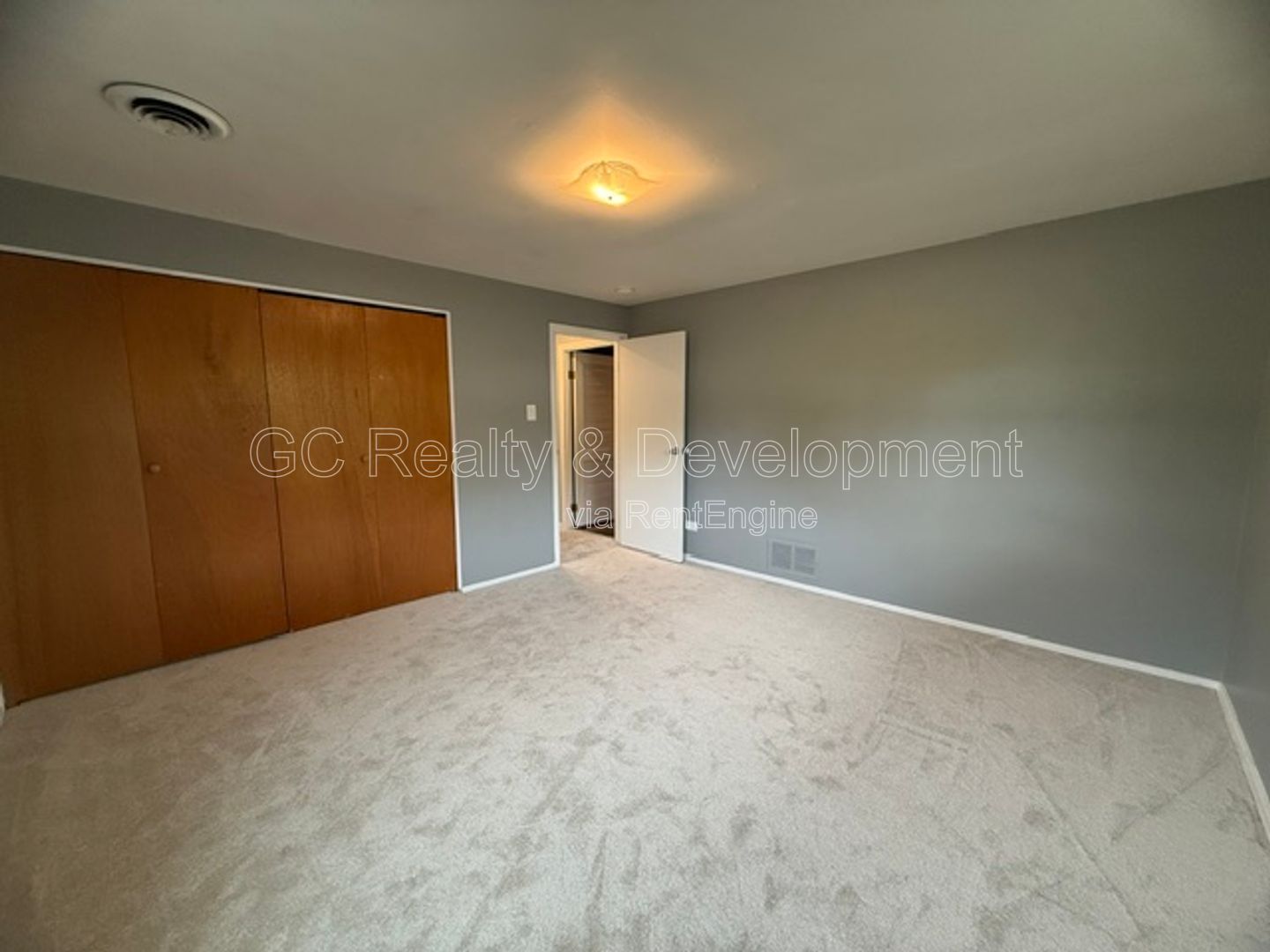 *** 4BR - 2BA / TRI-LEVEL / UPDATED THROUGHOUT / LARGE YARD W/ DECK / WALK OUT BSMT  *** property image