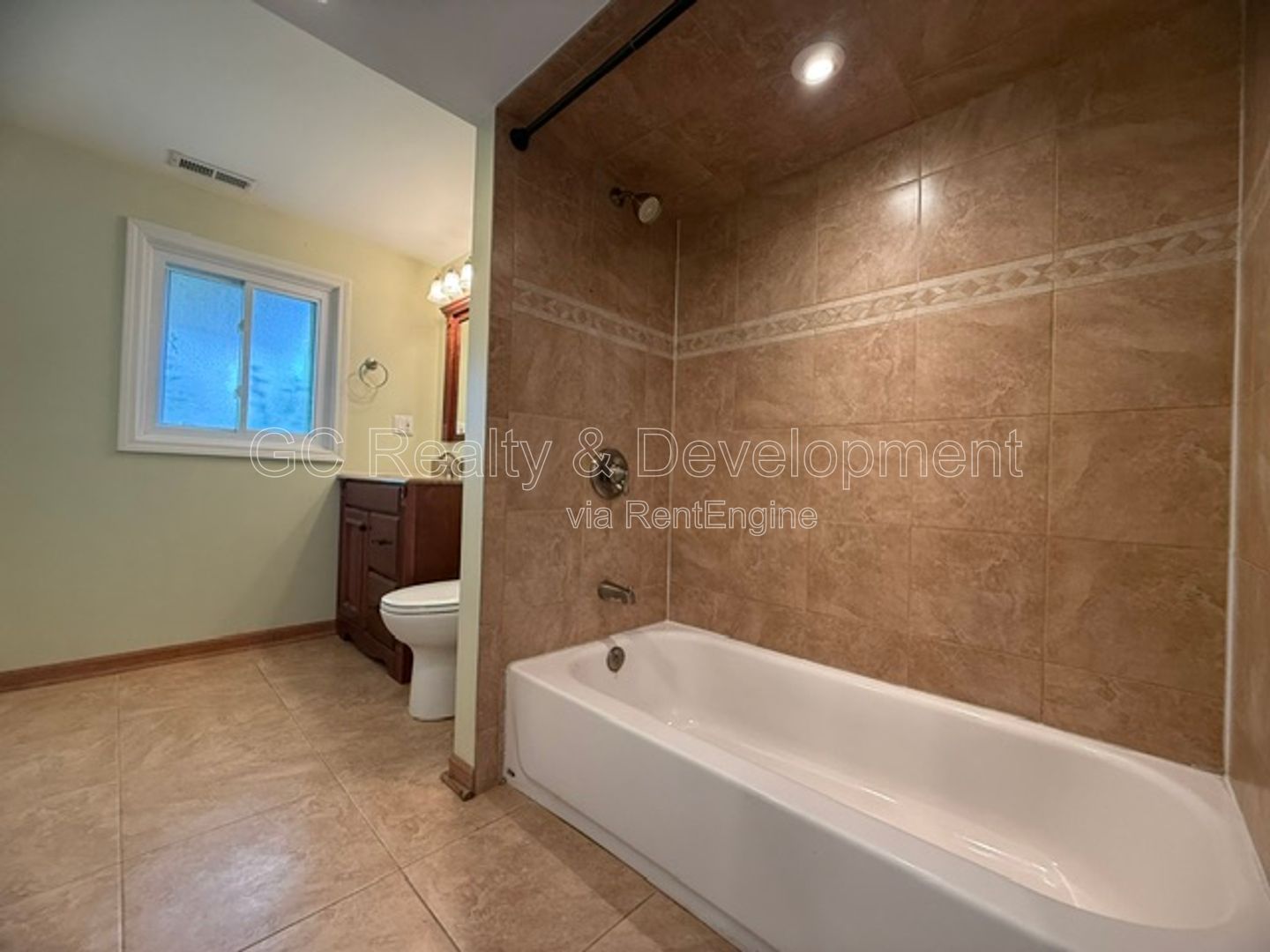 *** 4BR - 2BA / TRI-LEVEL / UPDATED THROUGHOUT / LARGE YARD W/ DECK / WALK OUT BSMT  *** property image
