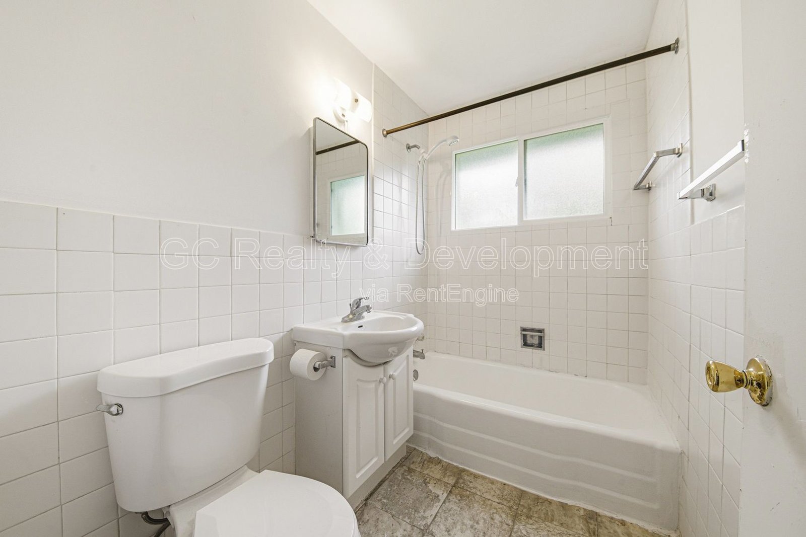 *** 2 BDRM / CENTRAL AC / SS APPL / PARKING INCLUDED / ONLY PAY GAS & ELECTRIC *** property image
