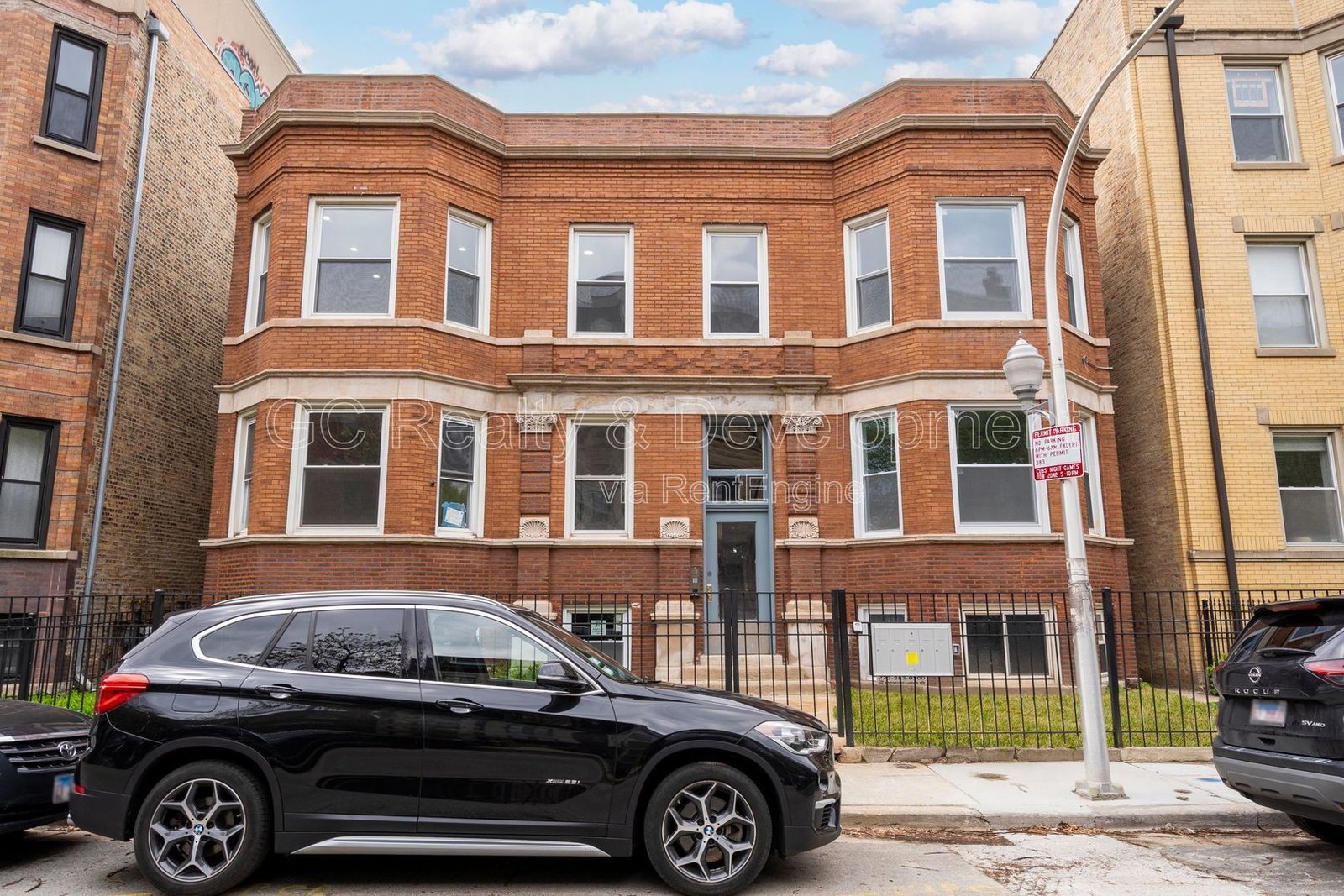 *** UPDATED THROUGHOUT / WRIGLEYVILLE / 3 BDRM - 1.5 BTH / PET FRIENDLY / IN UNIT LAUNDRY *** property image