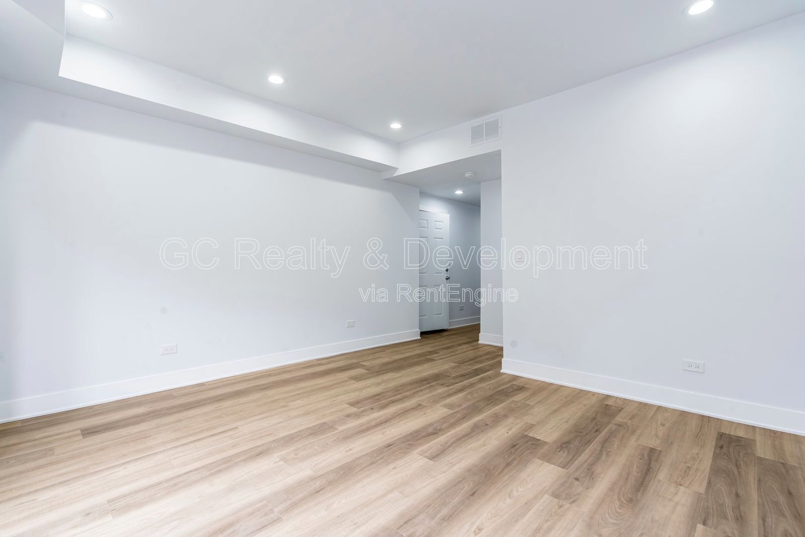 *** WRIGLEYVILLE / 2 BDRM - 1.5 BTH / PET FRIENDLY / IN UNIT LAUNDRY / WALK TO TRAIN *** property image
