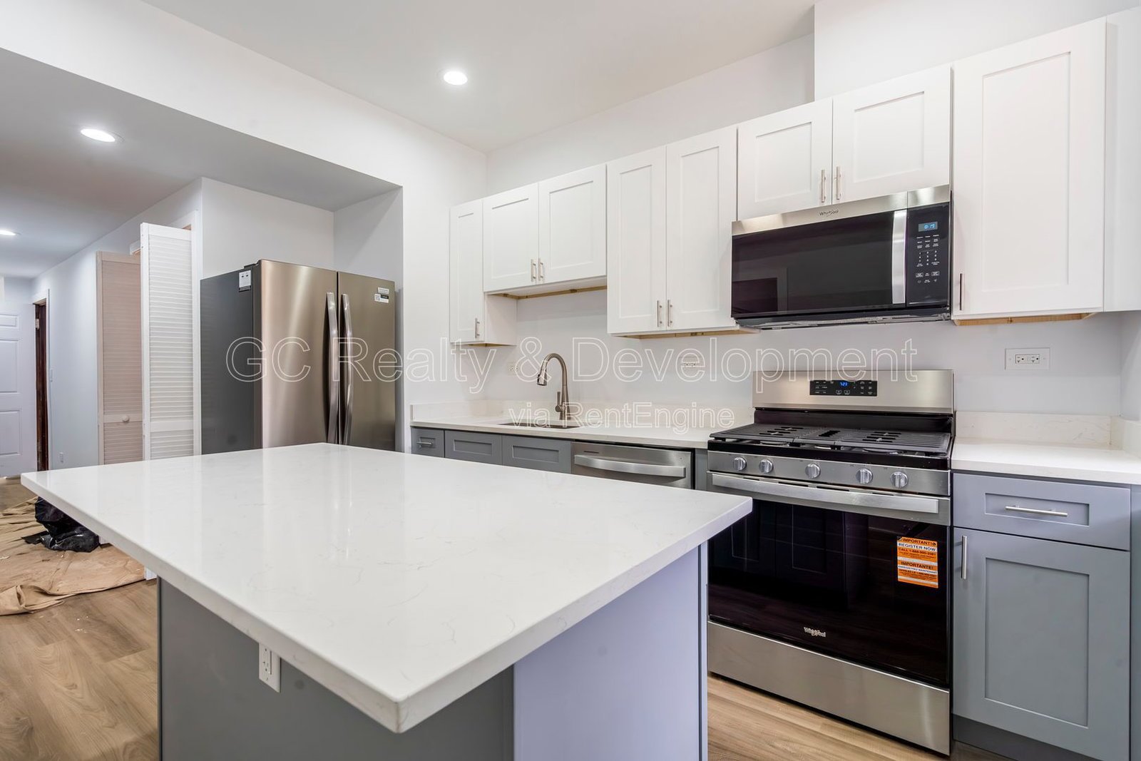 *** WRIGLEYVILLE / 2 BDRM - 1.5 BTH / PET FRIENDLY / IN UNIT LAUNDRY / WALK TO TRAIN *** property image