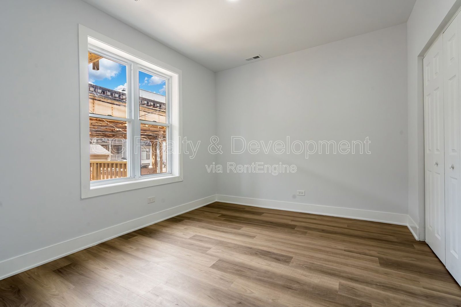*** WRIGLEYVILLE / 2 BDRM - 1.5 BTH / PET FRIENDLY / IN UNIT LAUNDRY / WALK TO TRAIN *** property image