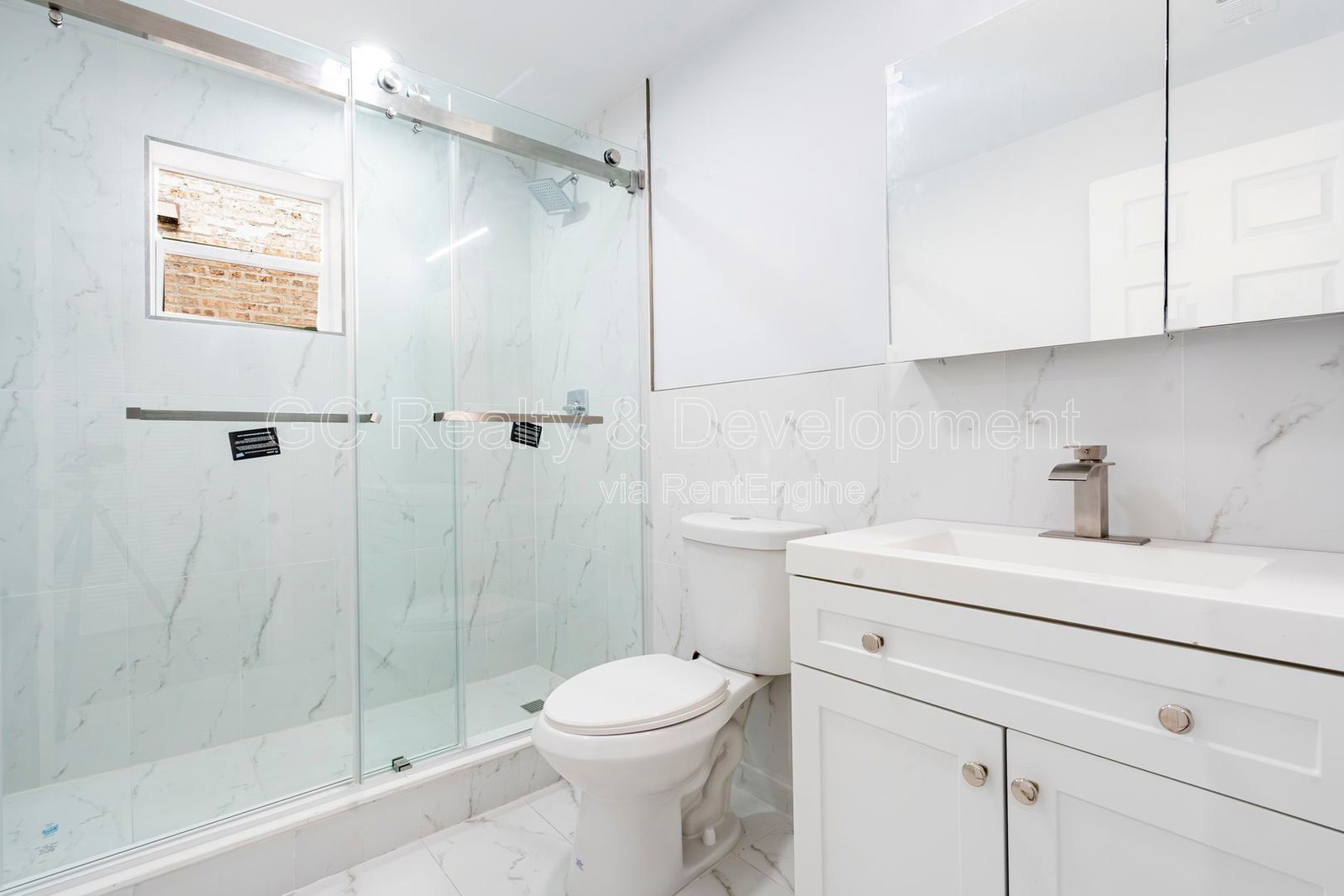 *** UPDATED THROUGHOUT / WRIGLEYVILLE / 3 BDRM - 1.5 BTH / PET FRIENDLY / IN UNIT LAUNDRY *** property image