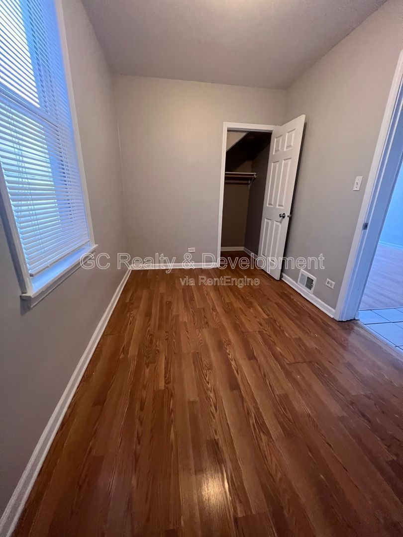 *** 3 BED / 1 BATH / GRANITE / GARAGE SPACE / FENCED BACKYARD *** property image
