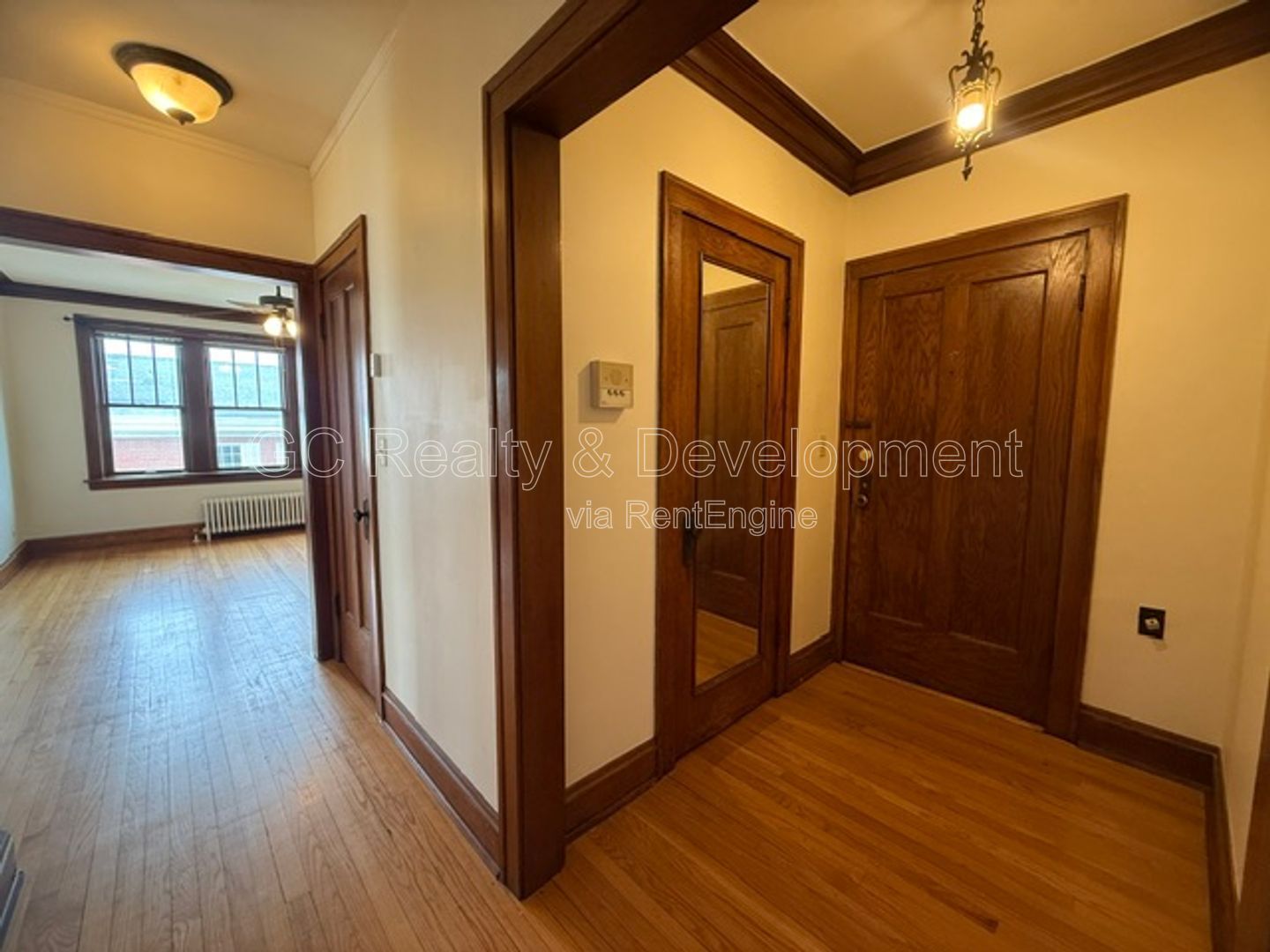*** 2 BDRM / ONLY PAY ELECTRIC / SS APPL / LAUNDRY ON SITE *** property image