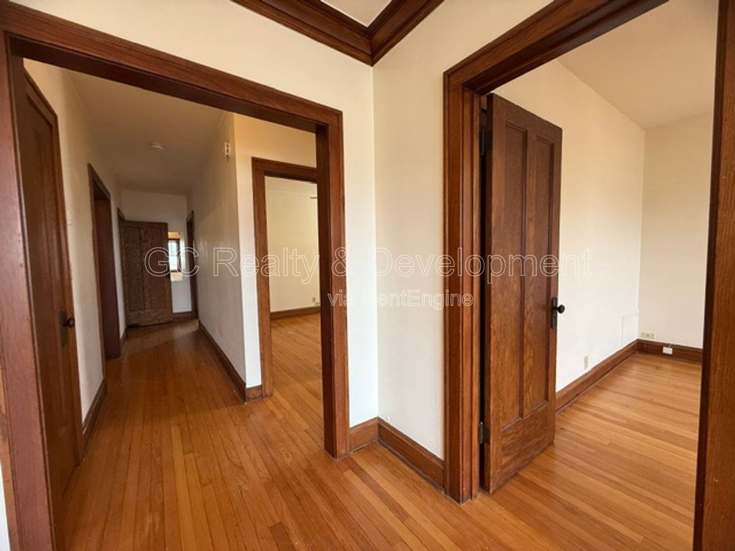 *** 2 BDRM / ONLY PAY ELECTRIC / SS APPL / LAUNDRY ON SITE *** property image
