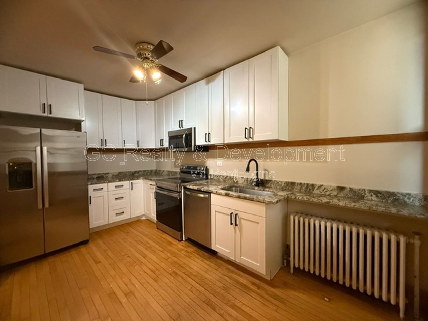 *** 2 BDRM / ONLY PAY ELECTRIC / SS APPL / LAUNDRY ON SITE *** property image
