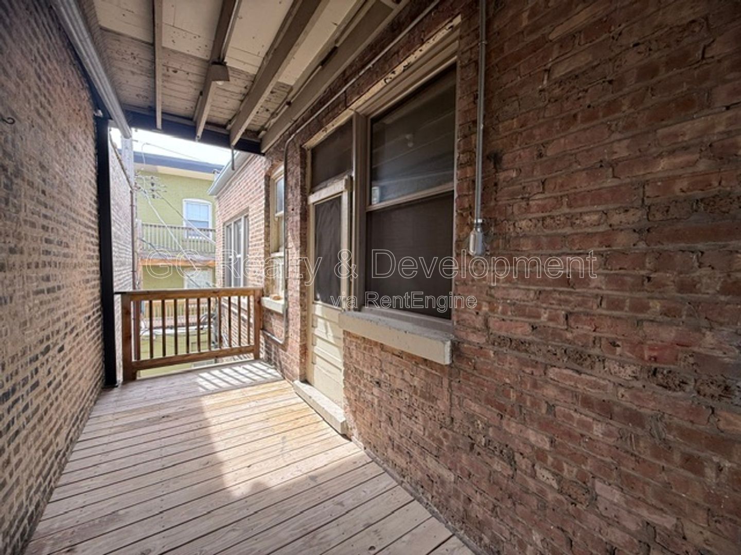 *** 2 BDRM / ONLY PAY ELECTRIC / SS APPL / LAUNDRY ON SITE *** property image
