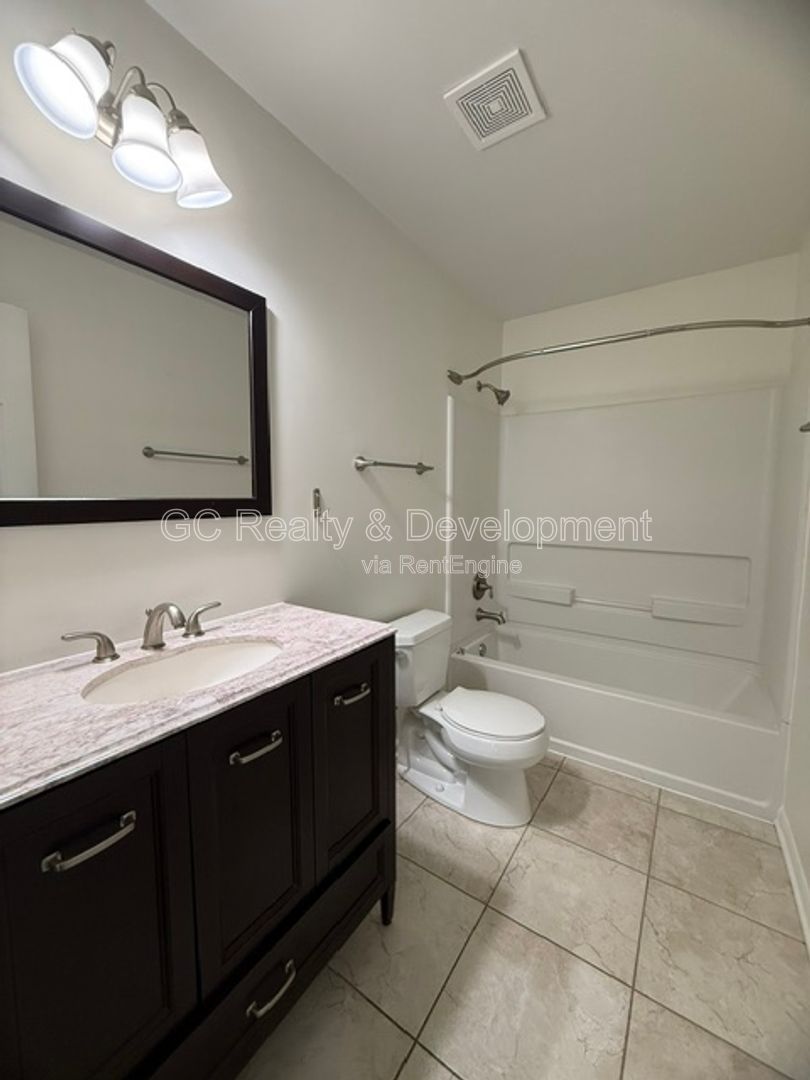 *** NEWER CONSTRUCTION / 2 BDRM - 2 BTH / PET FRIENDLY / CENTRAL AC / ATTACHED GARAGE *** property image