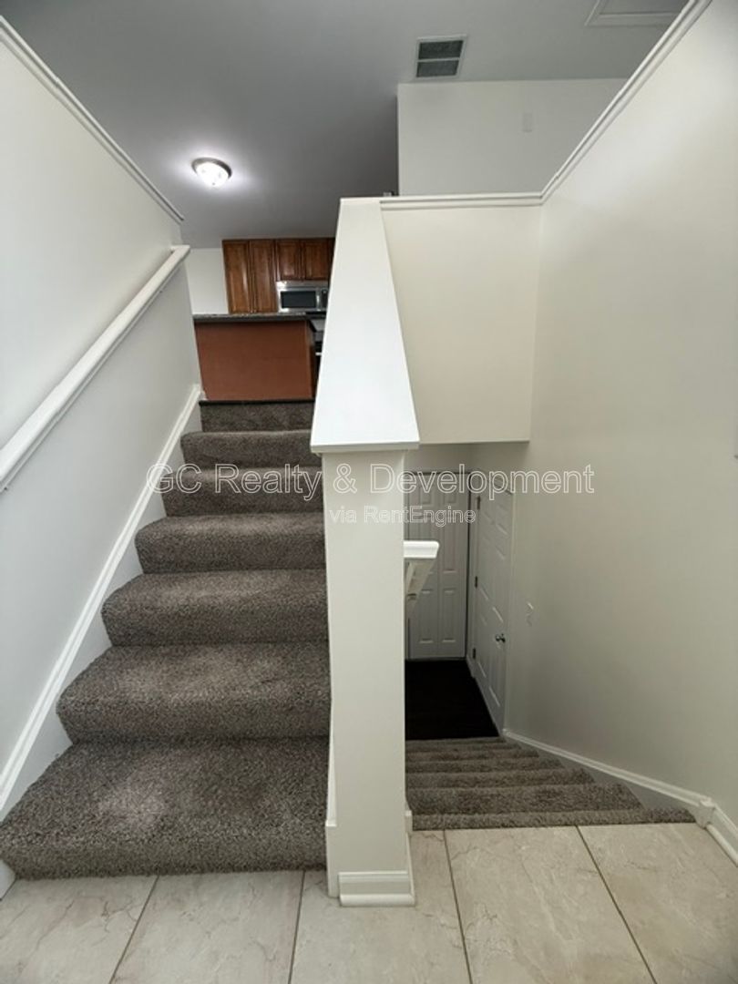 *** NEWER CONSTRUCTION / 2 BDRM - 2 BTH / PET FRIENDLY / CENTRAL AC / ATTACHED GARAGE *** property image