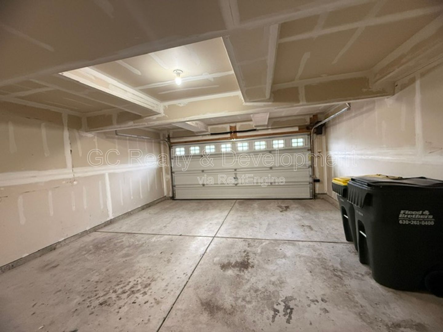 *** NEWER CONSTRUCTION / 2 BDRM - 2 BTH / PET FRIENDLY / CENTRAL AC / ATTACHED GARAGE *** property image