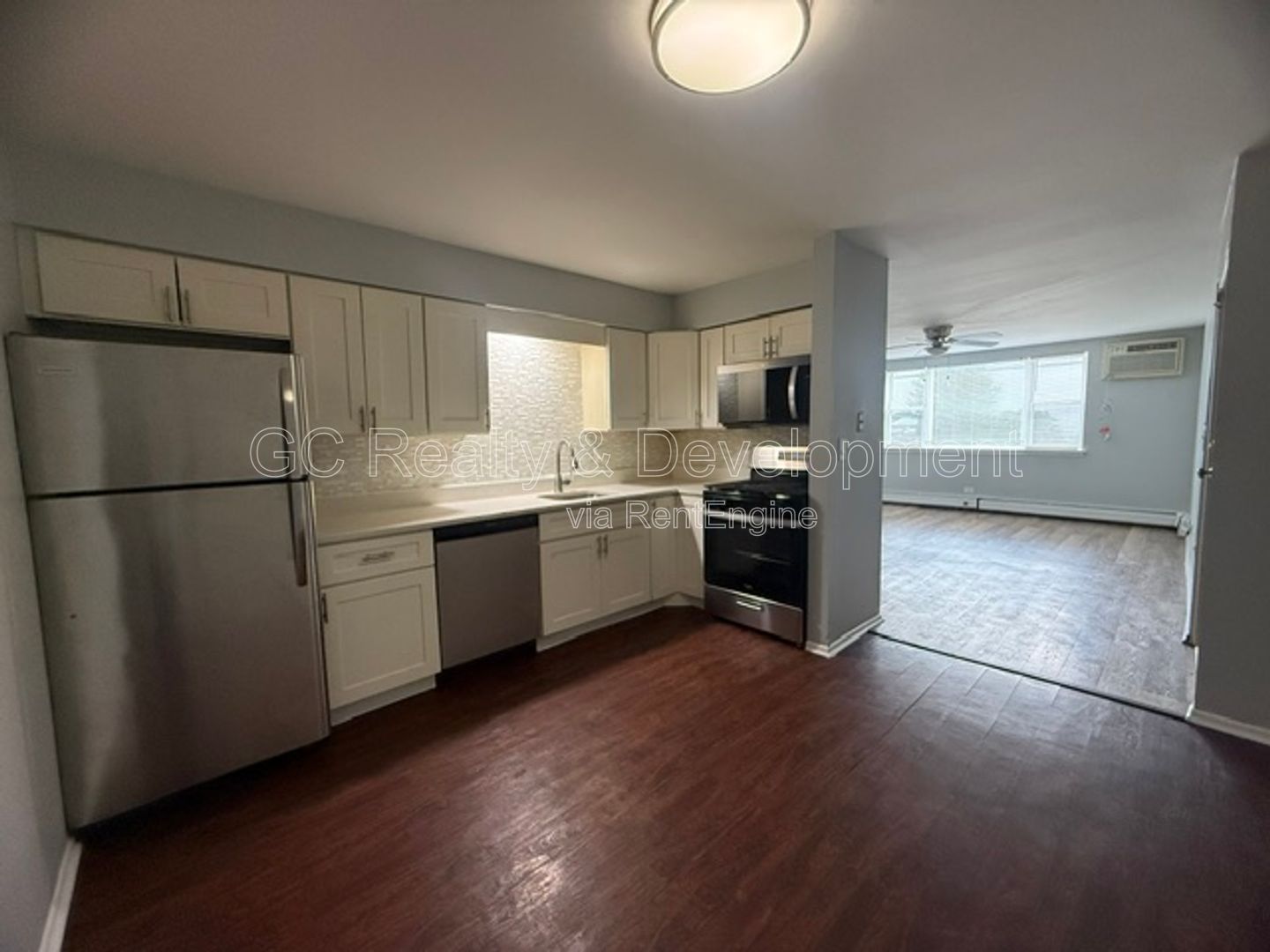 *** 2 BDRM / STORAGE UNIT / PET FRIENDLY / TENANT PAYS ELECTRIC / TRANSIT NEARBY *** property image