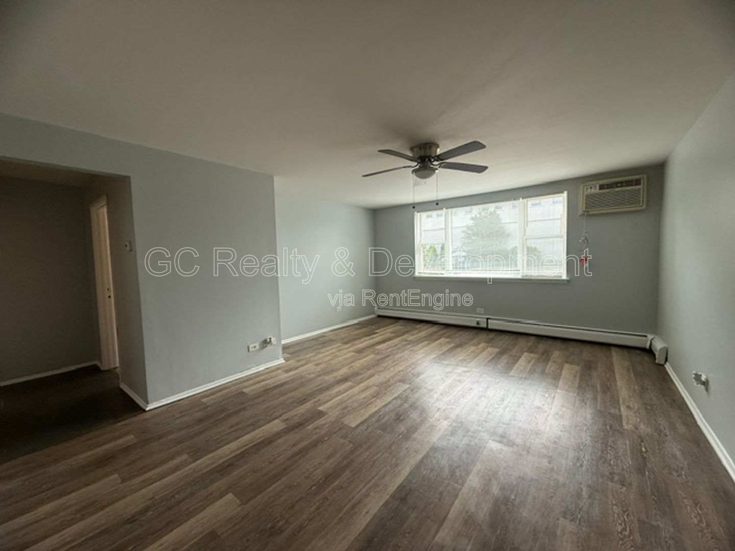 *** 2 BDRM / STORAGE UNIT / PET FRIENDLY / TENANT PAYS ELECTRIC / TRANSIT NEARBY *** property image