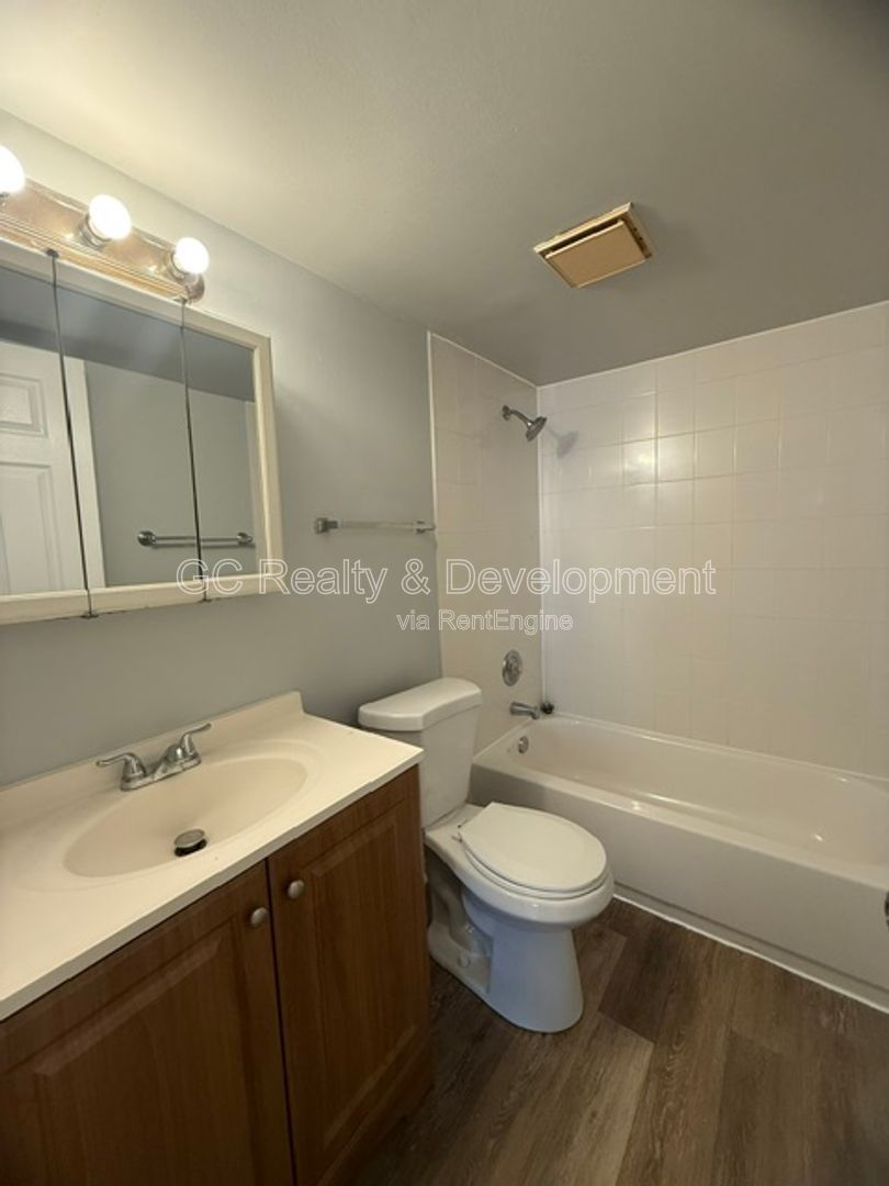 *** 2 BDRM / STORAGE UNIT / PET FRIENDLY / TENANT PAYS ELECTRIC / TRANSIT NEARBY *** property image