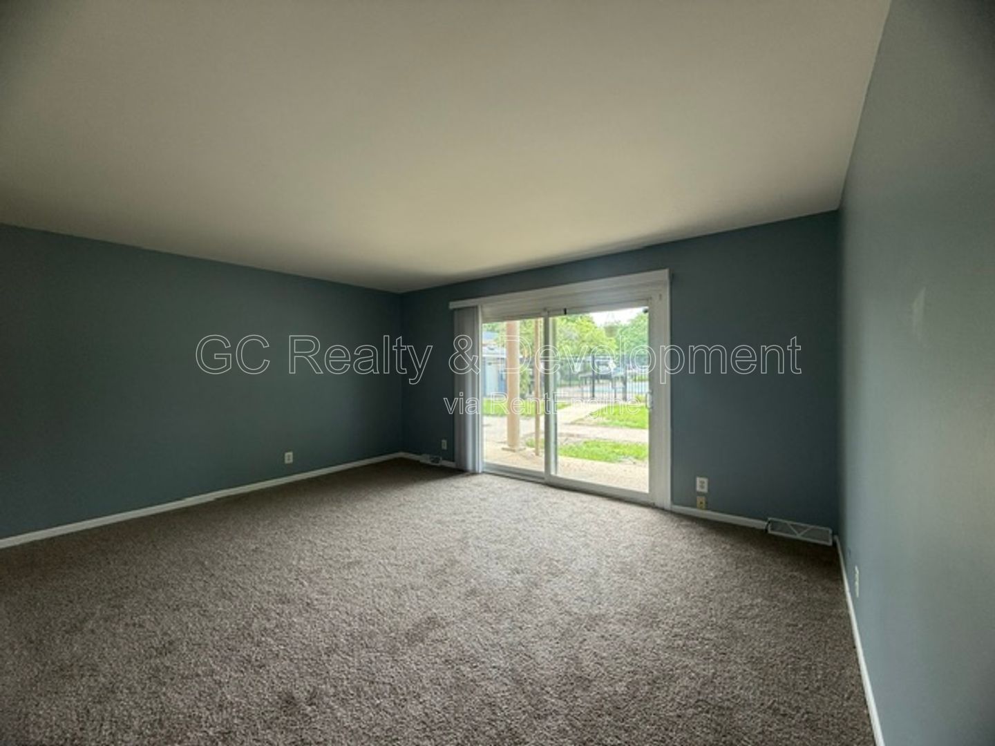*** 2 BDRM / PET FRIENDLY / TENANT ONLY PAYS ELECTRIC / STORAGE UNIT / 2 PARKING SPOTS *** property image