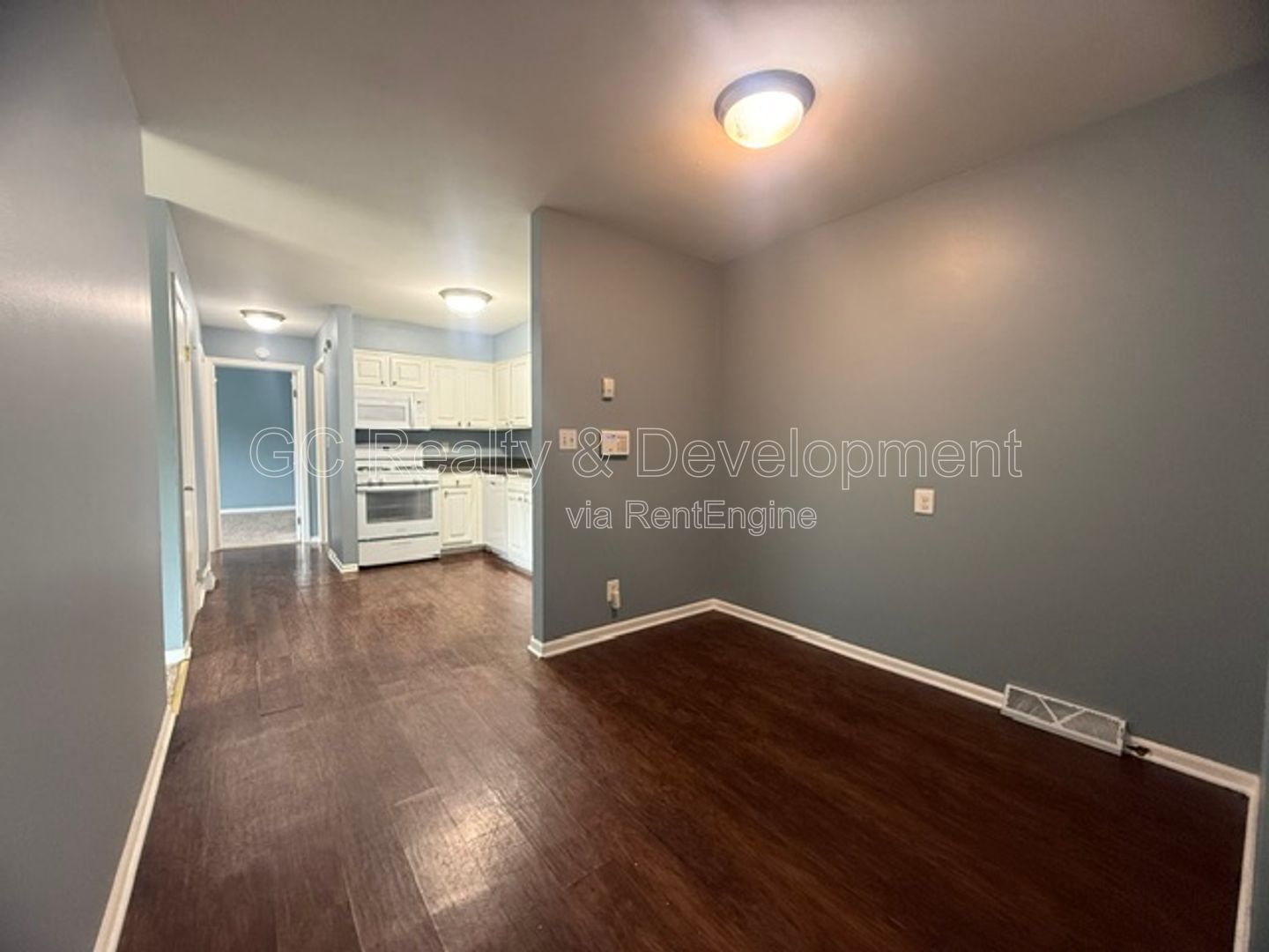 *** 2 BDRM / PET FRIENDLY / TENANT ONLY PAYS ELECTRIC / STORAGE UNIT / 2 PARKING SPOTS *** property image