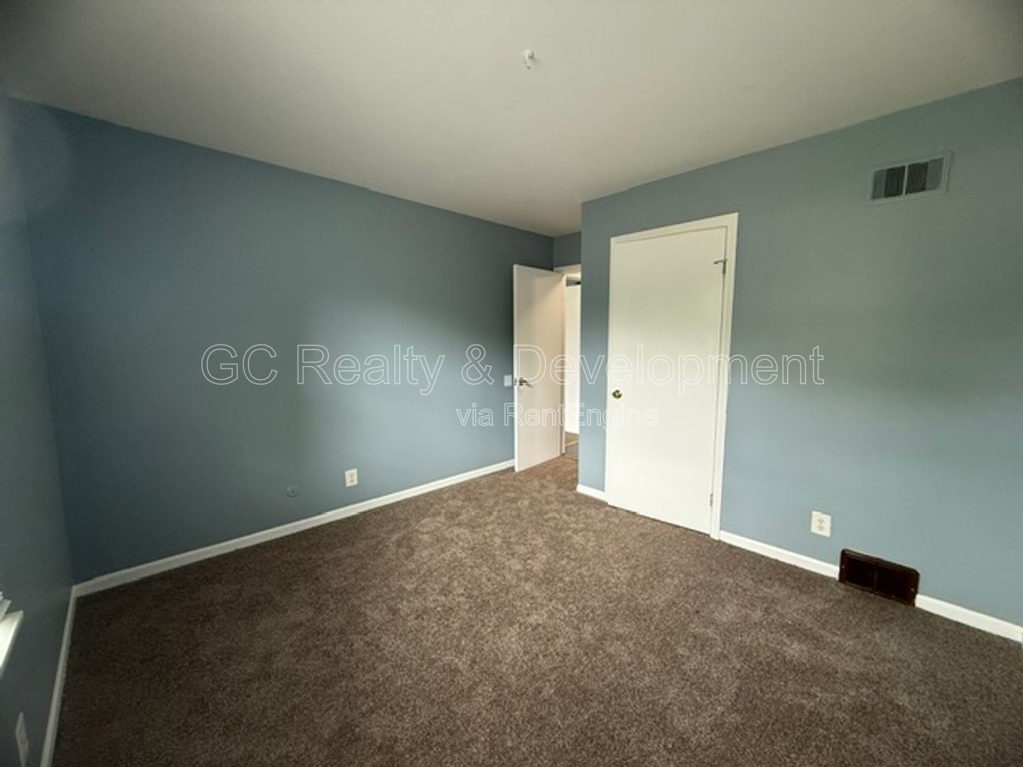 *** 2 BDRM / PET FRIENDLY / TENANT ONLY PAYS ELECTRIC / STORAGE UNIT / 2 PARKING SPOTS *** property image