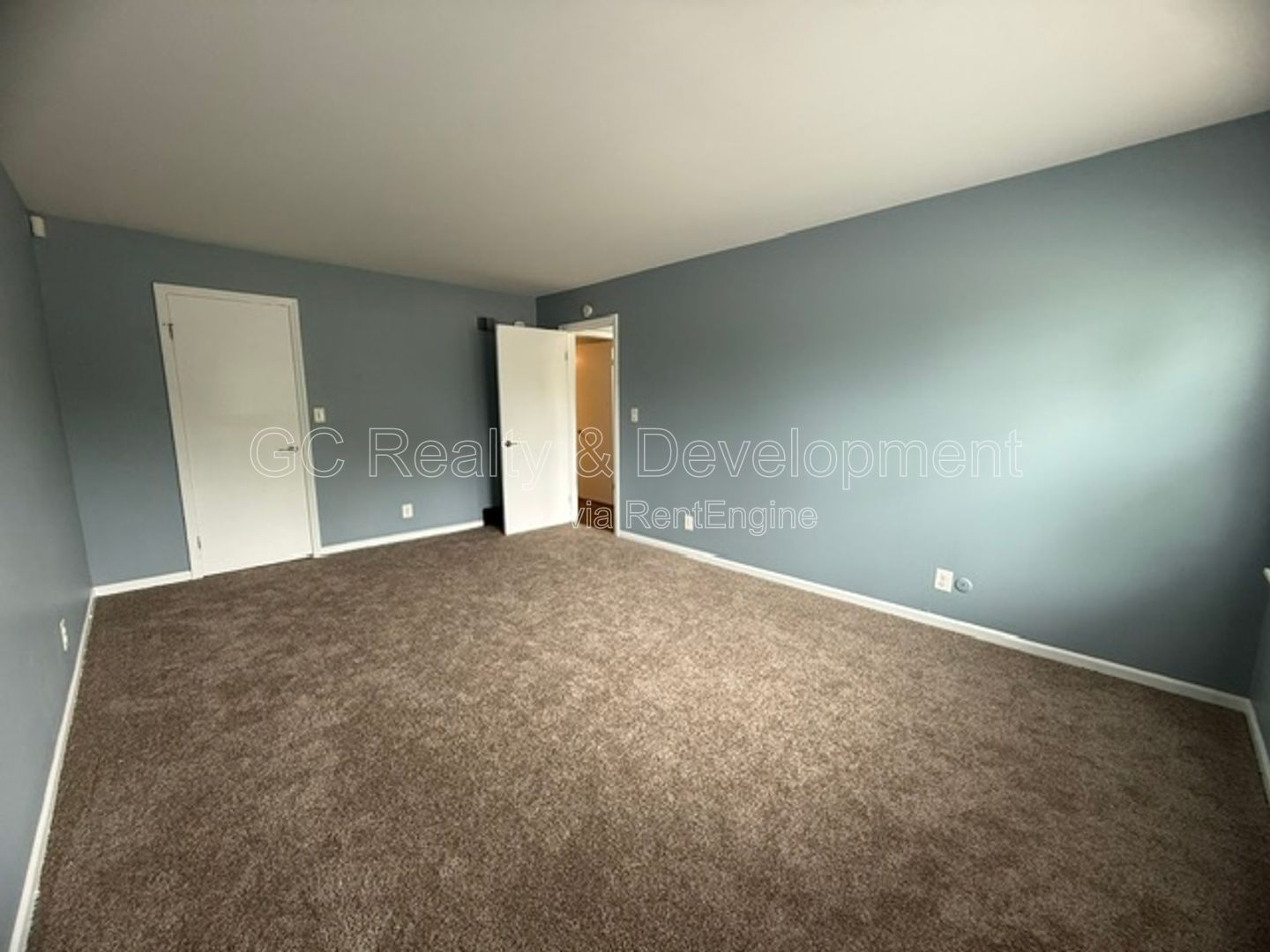 *** 2 BDRM / PET FRIENDLY / TENANT ONLY PAYS ELECTRIC / STORAGE UNIT / 2 PARKING SPOTS *** property image