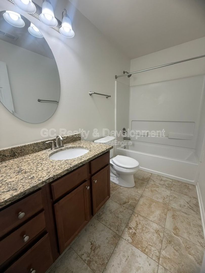 *** 2BDRM - 2BTH TOWNHOME IN TUSCANY WOODS / LOFT + FINISHED LOWER LEVEL | PET FRIENDLY property image