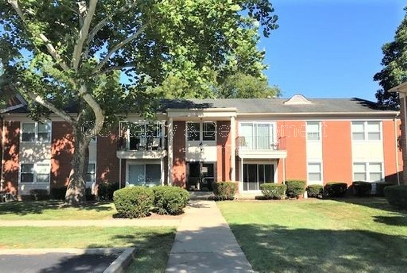 *** HEAT INCL / 2ND FLOOR UNIT / 2 BDRM / LARGE PRIVATE STORAGE UNIT / W&D IN BUILDING*** property image