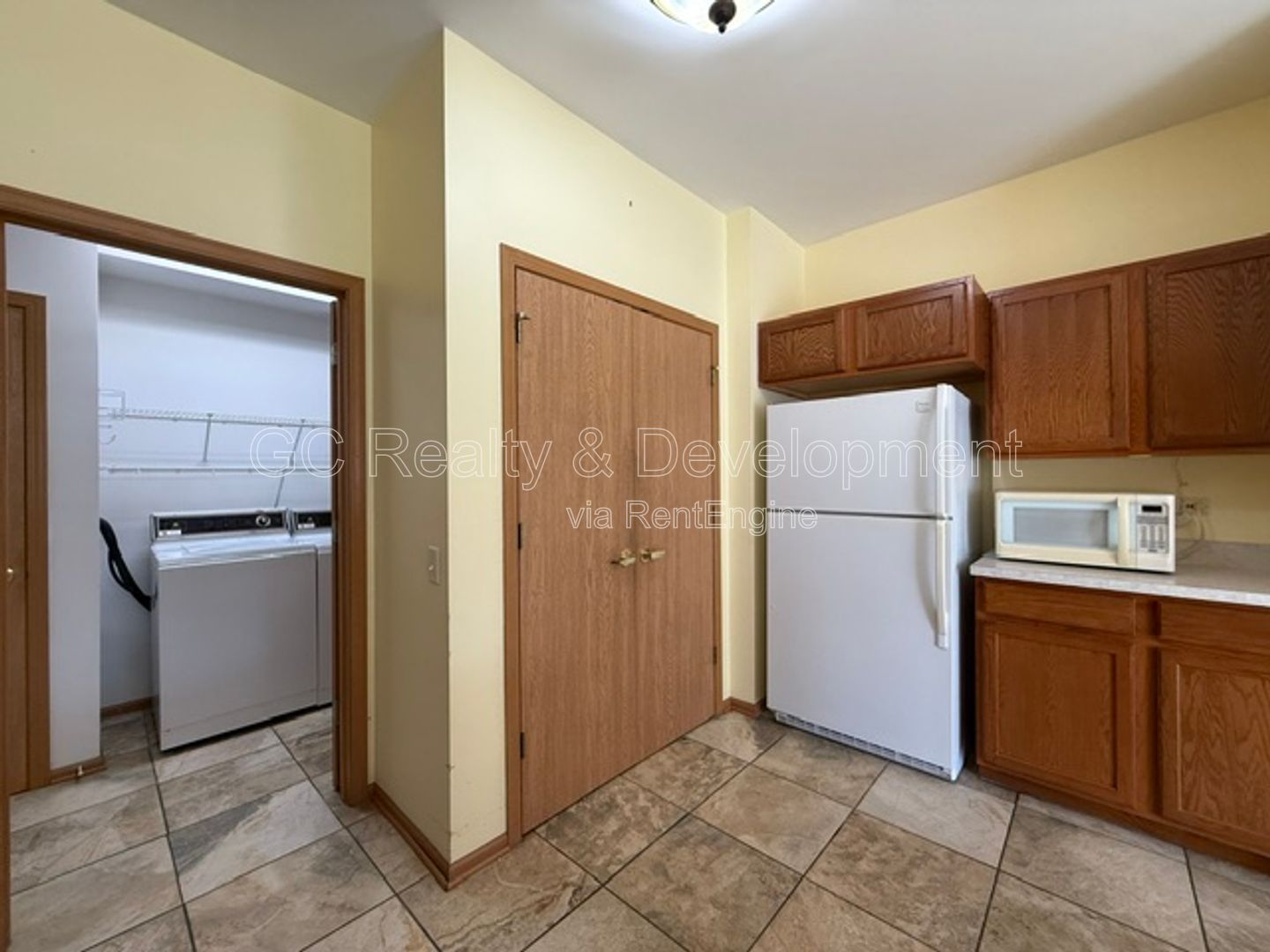 *** DEL WEBB LIFESTYLE / 2 BDRM / IN UNIT LAUNDRY / ATTACHED GARAGE / APPL INCLUDED *** property image