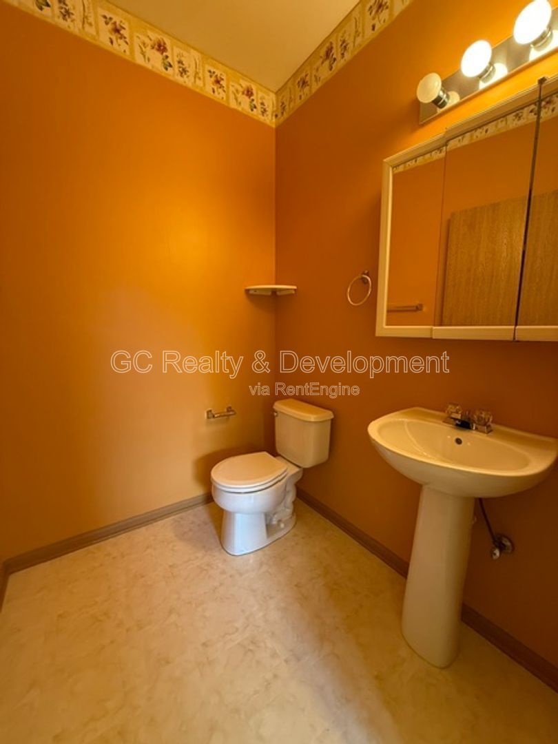 *** DEL WEBB LIFESTYLE / 2 BDRM / IN UNIT LAUNDRY / ATTACHED GARAGE / APPL INCLUDED *** property image