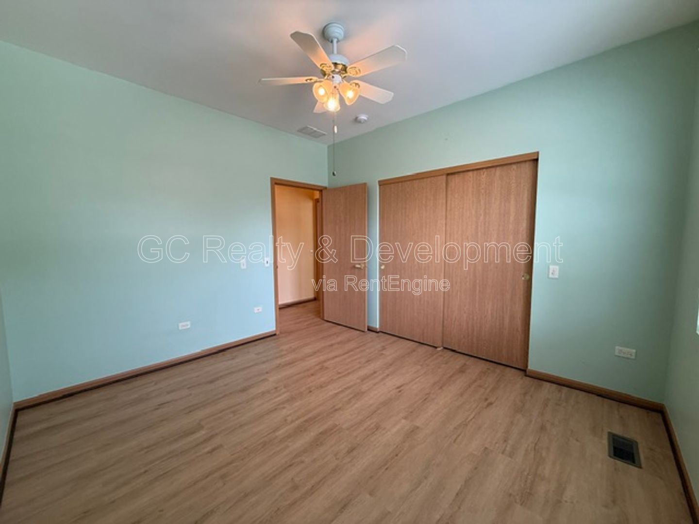 *** DEL WEBB LIFESTYLE / 2 BDRM / IN UNIT LAUNDRY / ATTACHED GARAGE / APPL INCLUDED *** property image