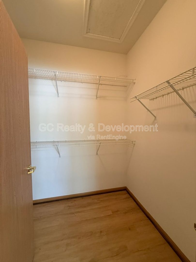 *** DEL WEBB LIFESTYLE / 2 BDRM / IN UNIT LAUNDRY / ATTACHED GARAGE / APPL INCLUDED *** property image