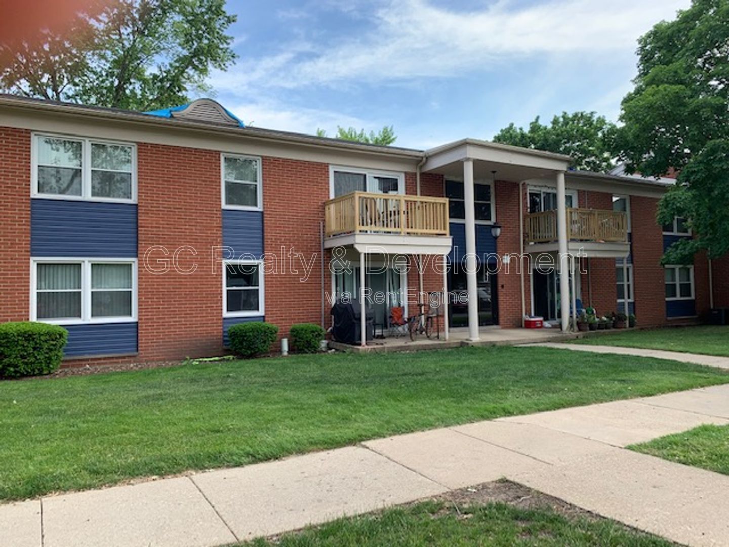 ***2ND MONTH FREE /  2 BDRM / UPDATED UNIT / W&D IN BUILDING / PETS ALLOWED / LOTS OF CLOSET SPACE / ONLY PAY ELECTRIC *** property image