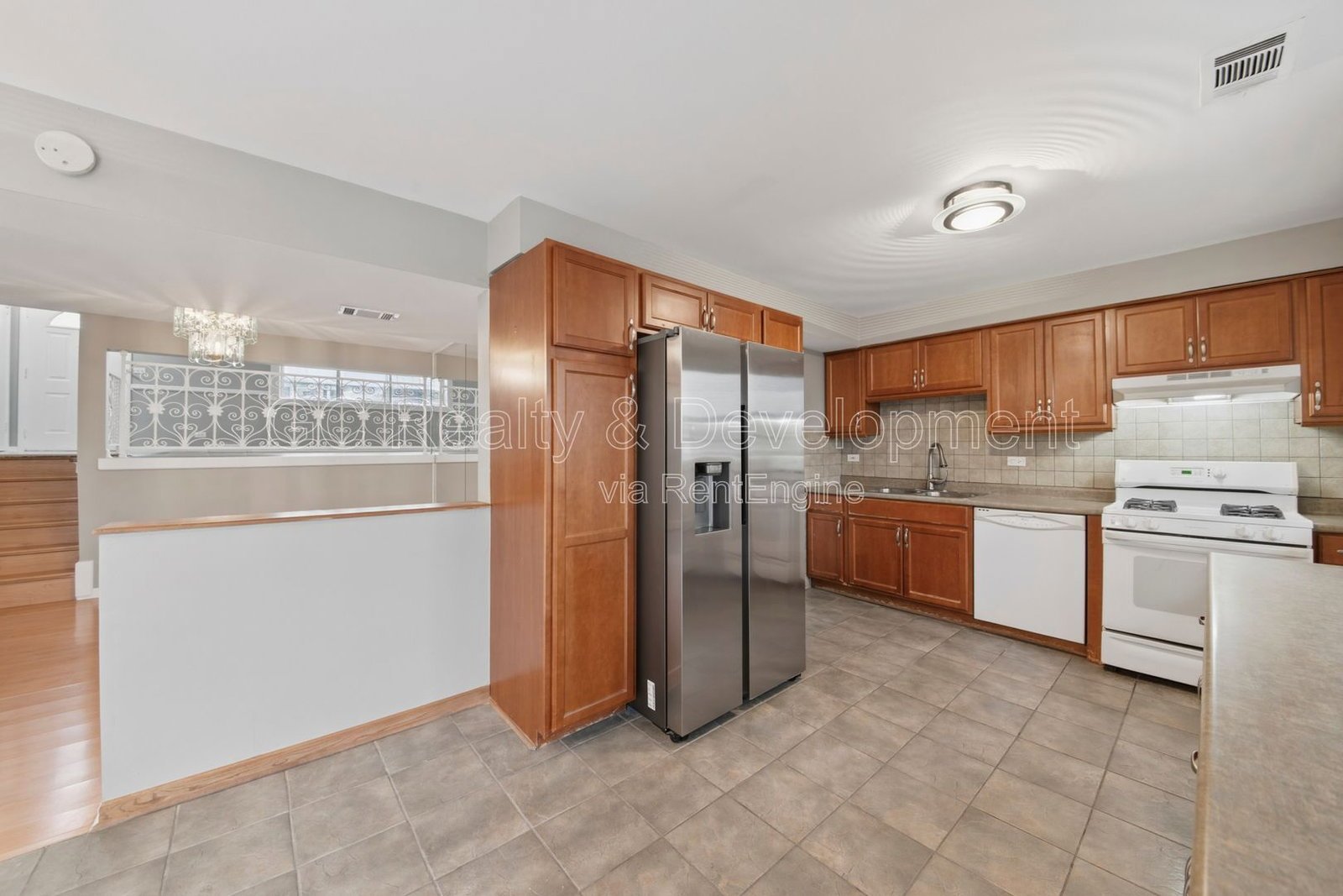 *** 3 BDRM - 2 BTH  / PET FRIENDLY / IN UNIT LAUNDRY / ASSIGNED PARKING *** property image