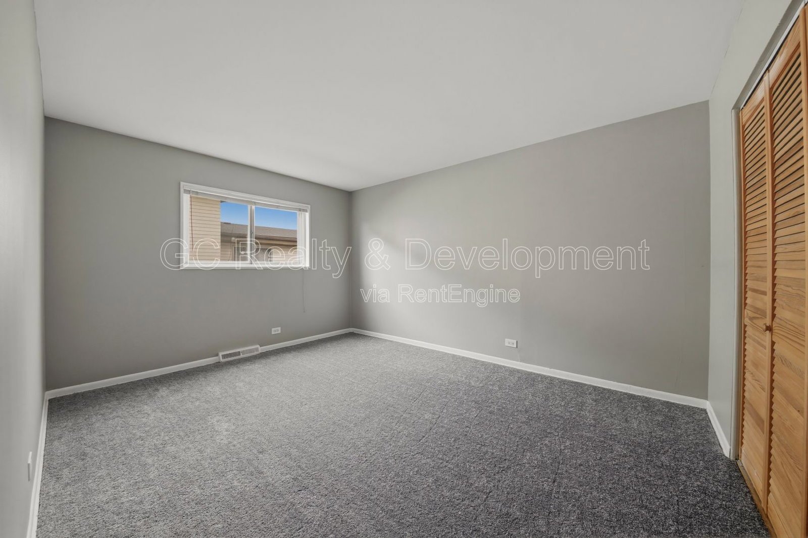 *** 3 BDRM - 2 BTH  / PET FRIENDLY / IN UNIT LAUNDRY / ASSIGNED PARKING *** property image