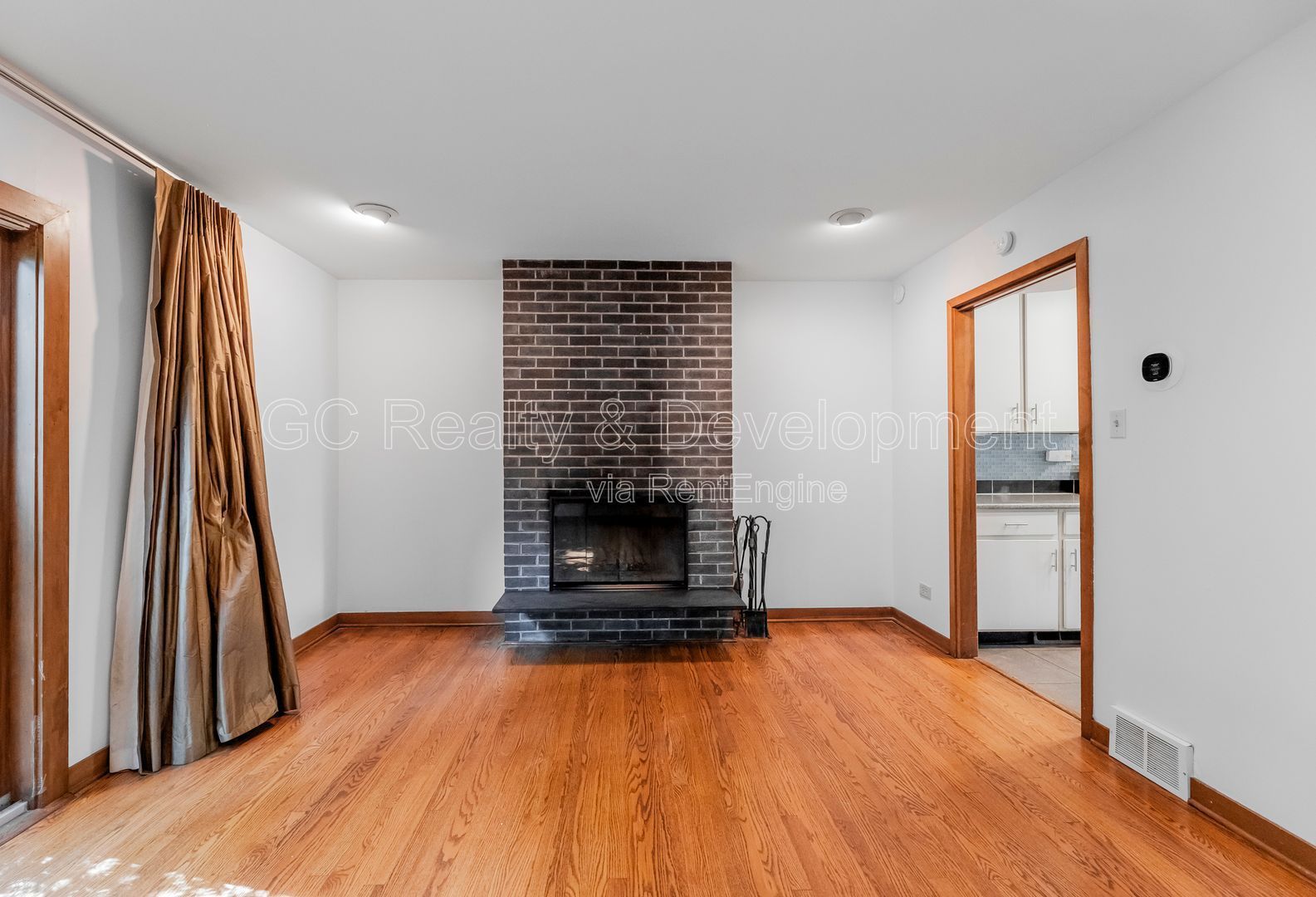 *** HYDE PARK / FINISHED BASEMENT / 4 BDRM - 2.5 BTH / IN UNIT LAUNDRY / PET FRIENDLY *** property image