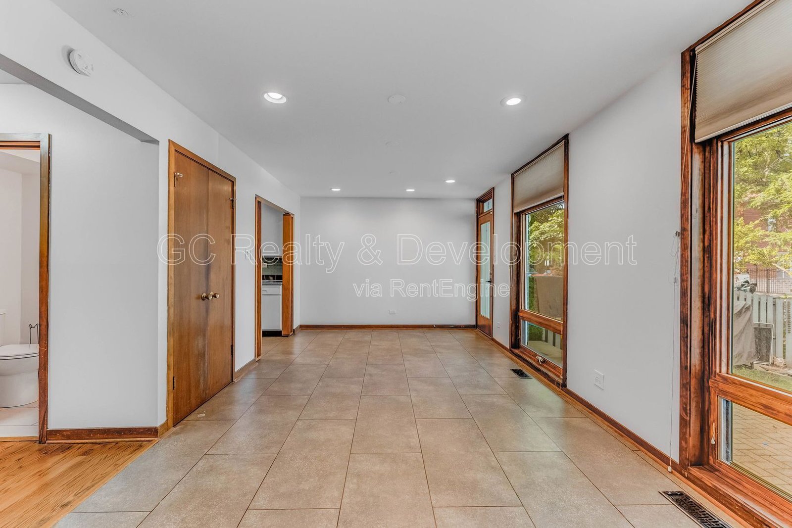 *** HYDE PARK / FINISHED BASEMENT / 4 BDRM - 2.5 BTH / IN UNIT LAUNDRY / PET FRIENDLY *** property image