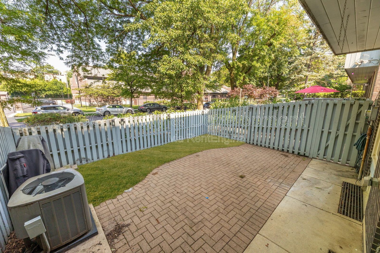 *** HYDE PARK / FINISHED BASEMENT / 4 BDRM - 2.5 BTH / IN UNIT LAUNDRY / PET FRIENDLY *** property image