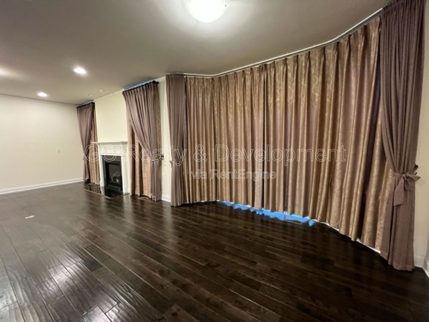 *** 204 SCHOOL DISTRICT / 5 BDRM - 4 BTH / GOURMET KITCHEN W BREAKFAST BAR / FINISHED BSMT *** property image